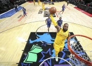 28circle-Scout连续十二场比赛得分超过精彩发挥，湖人挑战极限！的简单介绍