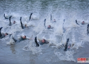 28圈- 徽州雪豹队鏖战吴越暴熊队，田径附加赛爆冷，转换速度占优。禁区内连续解围